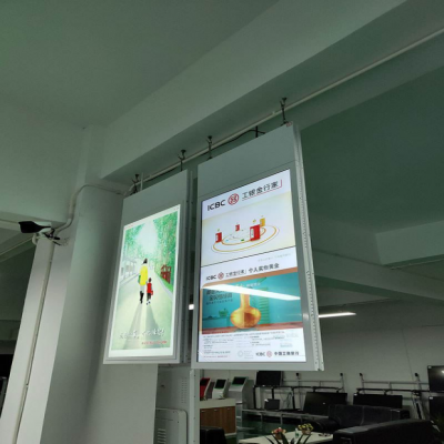 吊挂双面屏一体广告机应用在各地场所的优势